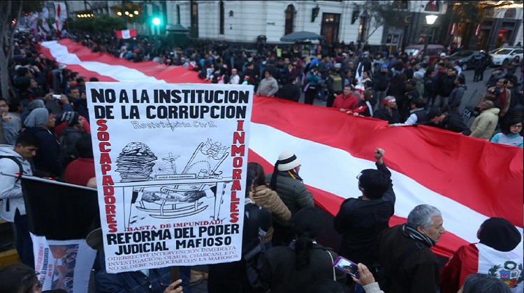 Perú entre los países más corruptos de Latinoamérica, según Transparencia Internacional