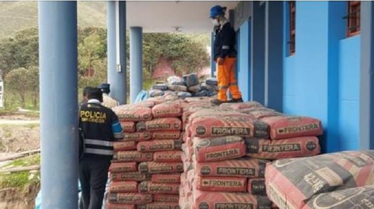 Arequipa: Detienen a trabajadores del GRA que habrían direccionado 200 bolsas de cemento