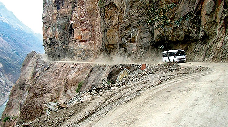 Empresas chinas mencionadas por Karelim López con problemas en el sur