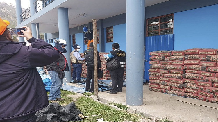 Trasladaron 200 bolsas de cemento de una obra del Gobierno Regional de Arequipa a una casa