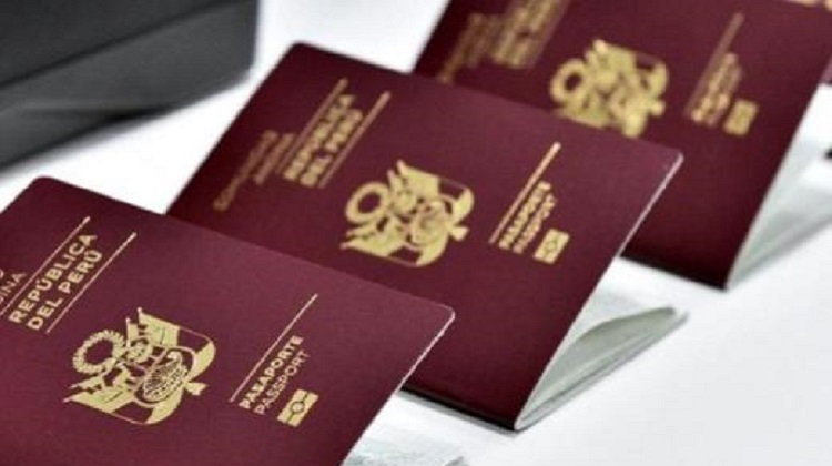 ¡Escasez artificial de pasaportes!