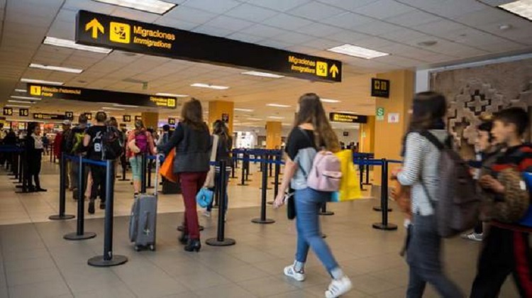 Jorge Nieto: Gobierno abrió nueva licitación con un solo postor para compra de libretas para pasaporte