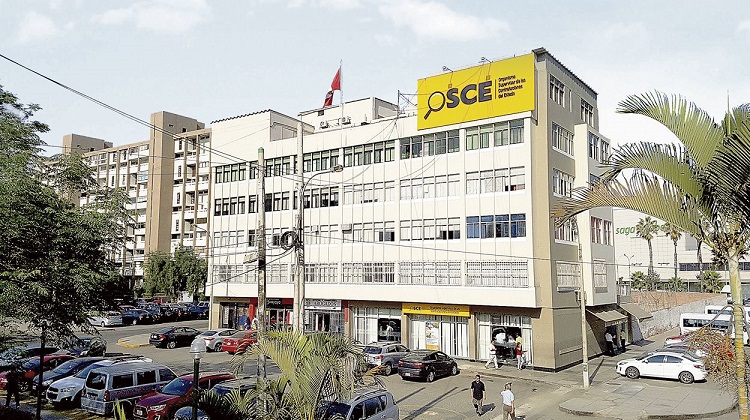 Jueza permite que empresa sancionada siga contratando con el Estado