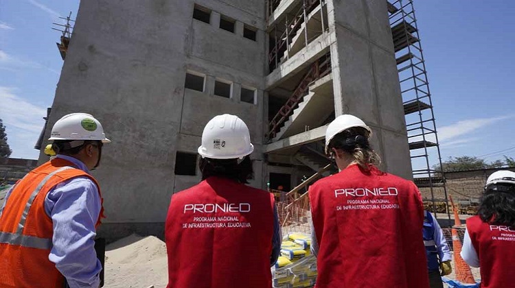 Lanzan licitaciones para reconstrucción de 20 colegios de Piura