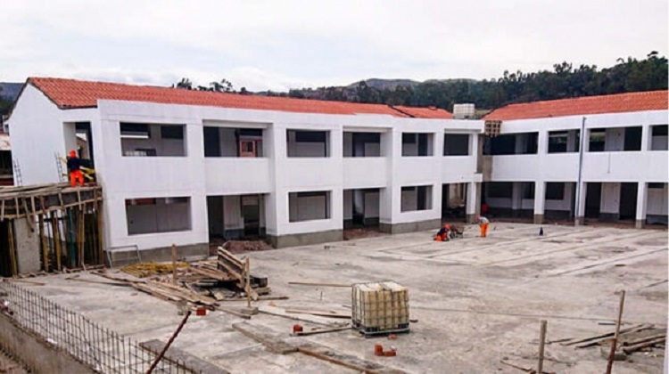 Puquio: Advierten riesgo en construcción de la I.E Manuel Prado