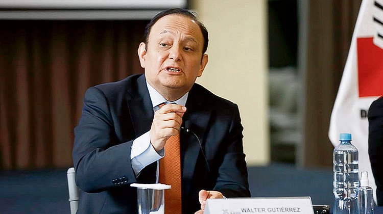 Sí habría conflicto de intereses en empresa del defensor del Pueblo que contrató con el Estado, según expertos