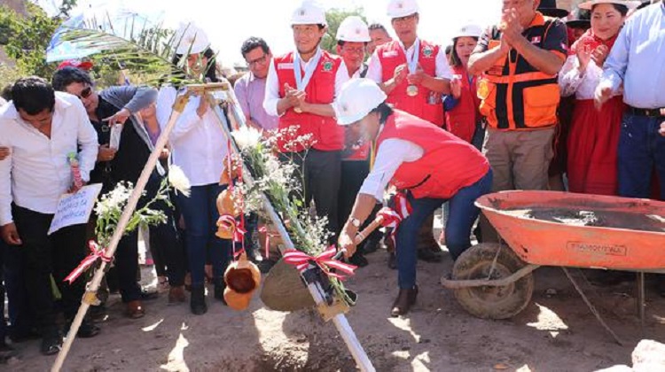 Contraloría Ayacucho alerta riesgos en obra Chaquihuaycco