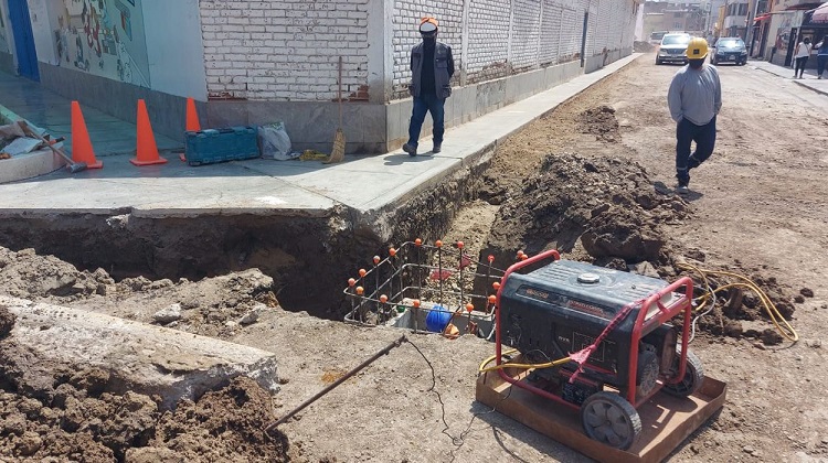 Chiclayo: vecinos protestan por obra de electrificación que genera perjuicio ambiental