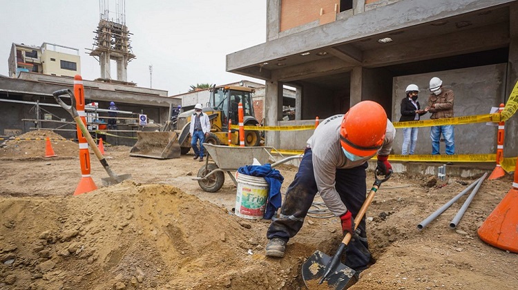 Estudiantes del distrito La Arena exigen reconstrucción de colegio