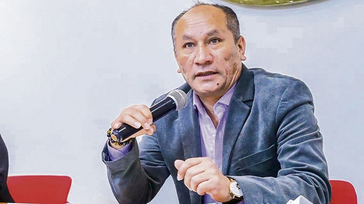 Exministro Juan Silva debe responder por 7 contratos con constructoras