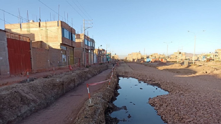 Juliaca: cuestionan a empresa por incumplir plazos en obra de la PTAR y mala instalación de