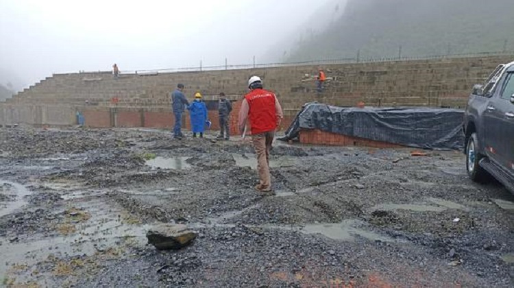 Putina: Contraloría advierte ausencia de especialistas en obra del estadio municipal de Sina