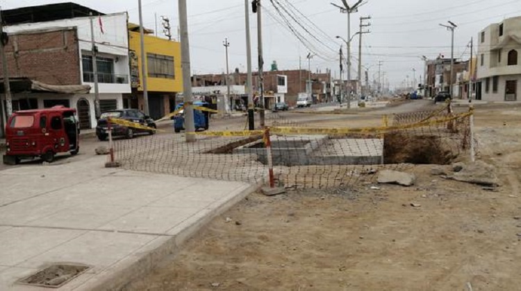 Chincha: Alcaldesa Bertha Peña culpa a Semapach por retrasar obra de la Av. Unión