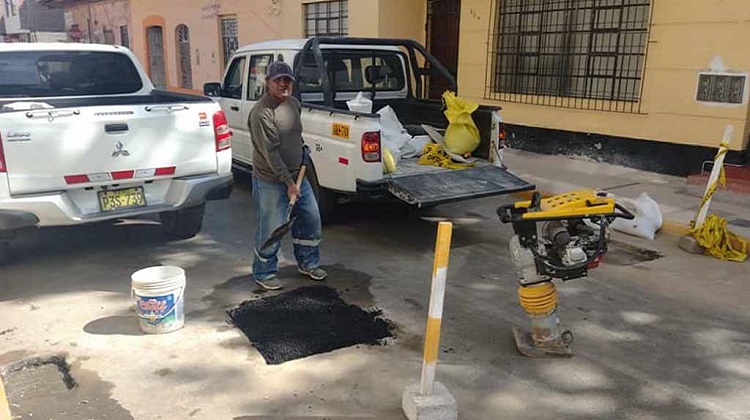 Denunciarán penalmente a la EPS Grau por destruir pistas nuevas del centro de Piura