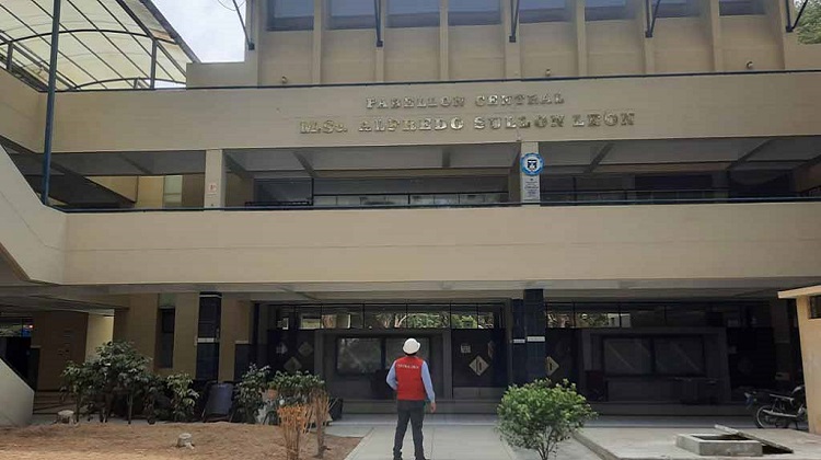 Piura: advierten riesgo de retraso y deficiencias en rehabilitación de pabellones de aulas en UNP