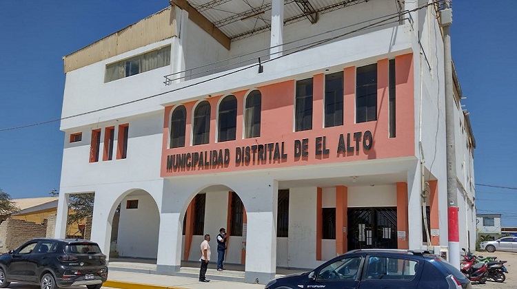 Piura: allanan Municipalidad de El Alto por compra irregular de tablets