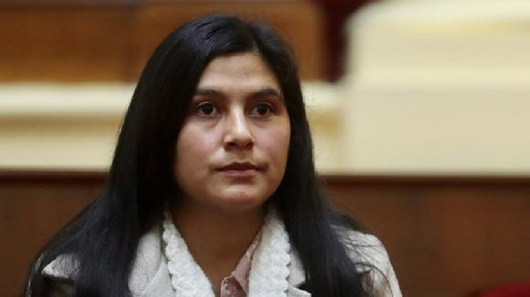 Agenda de Yenifer Paredes registra cifras y anotaciones sobre procesos de licitación