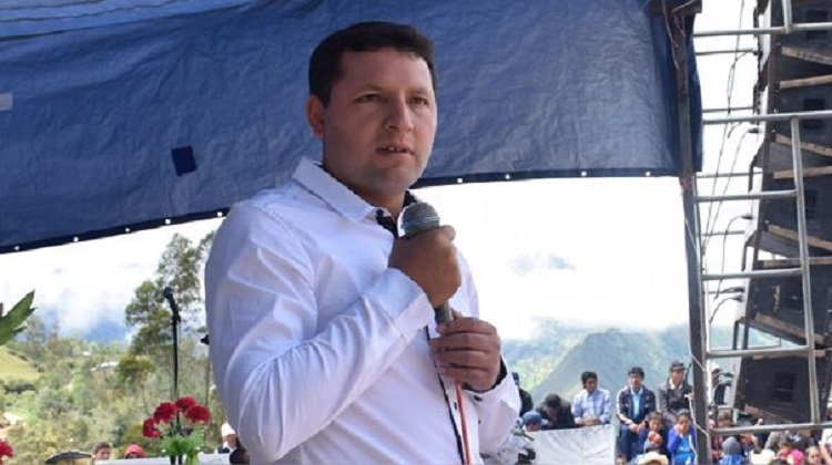 Alcalde de Anguía habría ofrecido S/50 mil para “regularizar” firma falsificada en licitación de obra