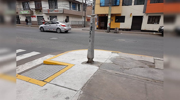 Chimbote: advierten deficiencias en reparación de pistas y veredas en el jirón Olaya
