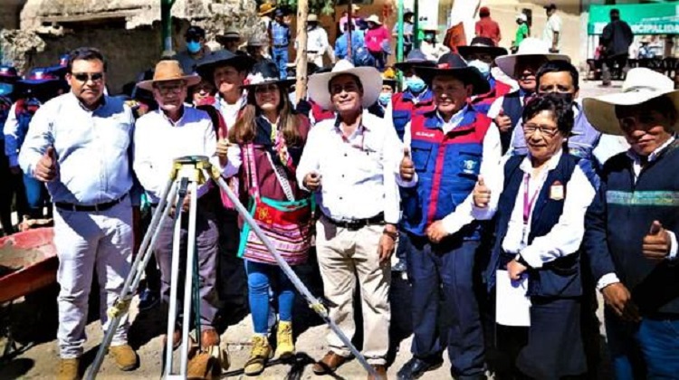 Gobierno Regional de Arequipa no inicia obra donde puso primera piedra hace 4 meses