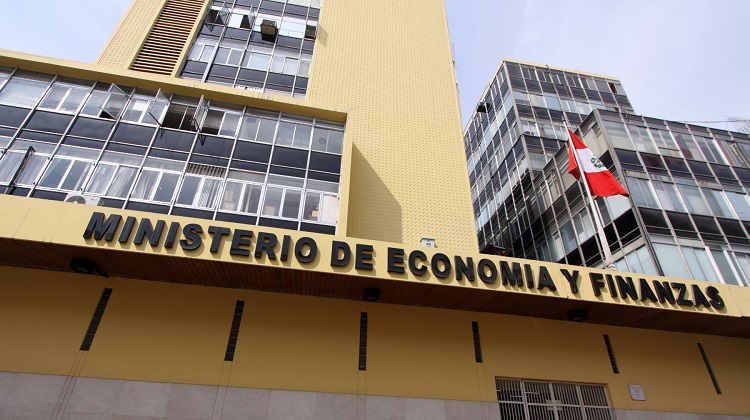 MEF capacitó a gobiernos regionales para la gestión de contrataciones públicas