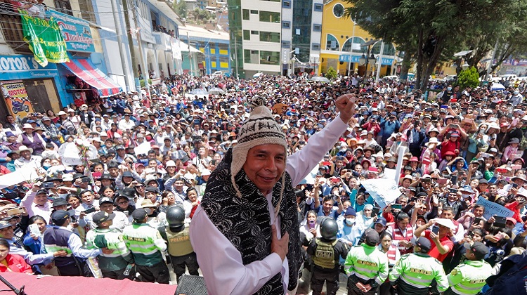 Gobierno revisará contratos con empresas que no culminen obras públicas