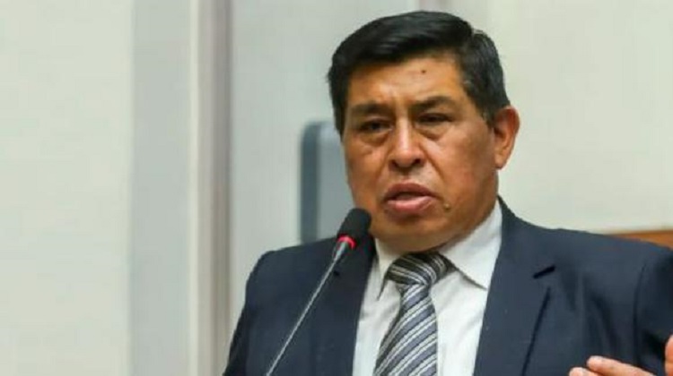 Hijos del congresista Pasión Dávila contrataron con el Estado