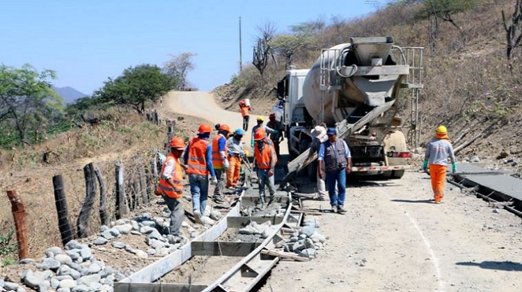Lanzan convocatoria para mejorar corredores viales de Cajamarca, La Libertad, Moquegua y Arequipa