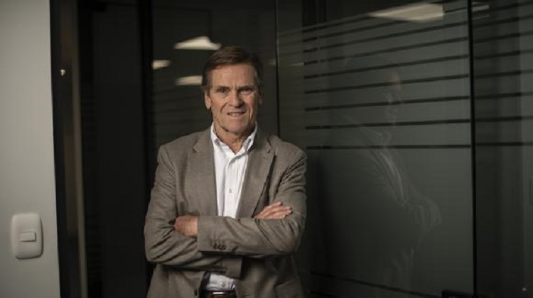 Carlos Neuhaus: “la tarea pendiente es luchar contra la informalidad”