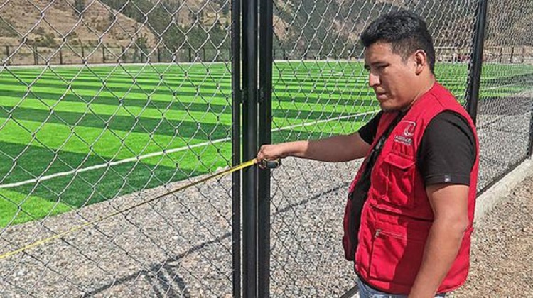 Construcción de estadio en distrito Colpas, en Huánuco, presenta deficiencias en la tribuna, grass y techo