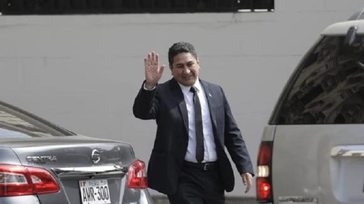 Vladimir Cerrón ocultó patrimonio obtenido con dinero ilícito, según fiscal