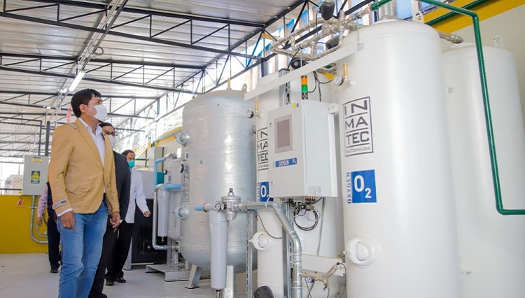 Contraloría: gestión de Cáceres direccionó compra de plantas de oxígeno