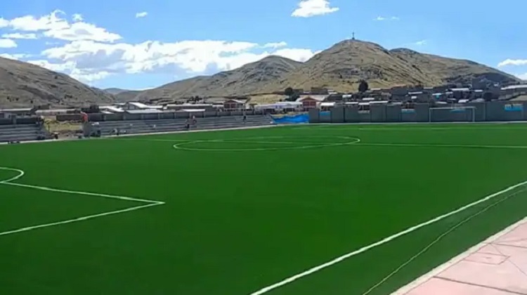 Lampa ejecuta dos estadios por un millón 350 mil soles y en Sandia ese monto alcanza solo para un recinto que sigue inconcluso