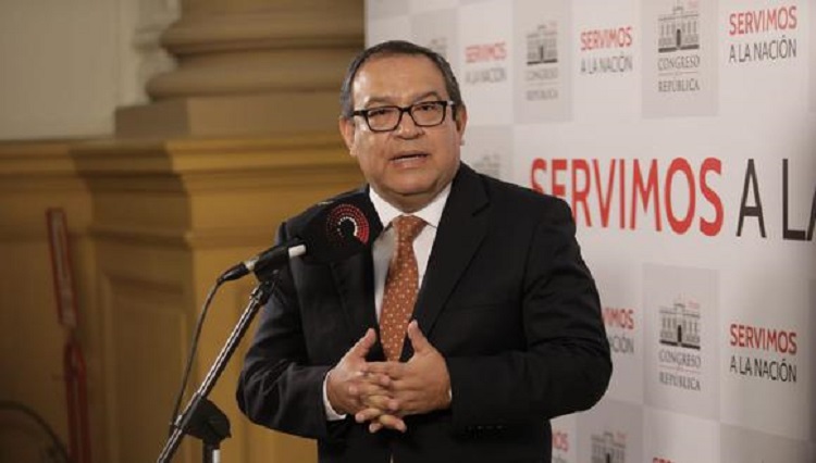 Otárola dice que presentará “potente” programa de lucha contra la corrupción