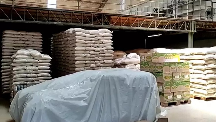 Hallan 52 toneladas de alimentos con gorgojos en almacenes de municipio