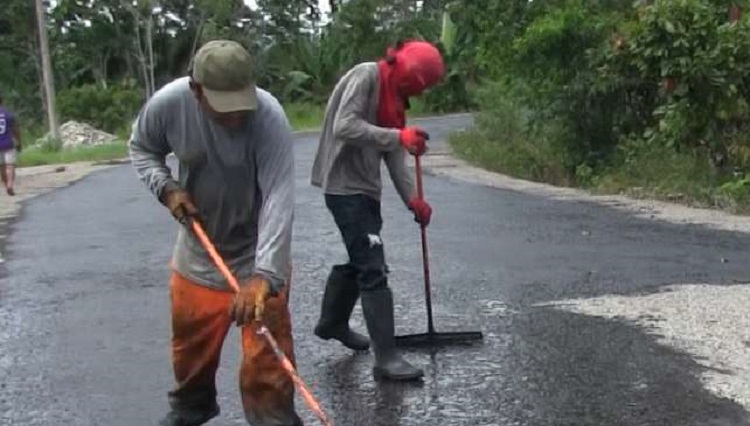 Carretera termina en la propiedad privada