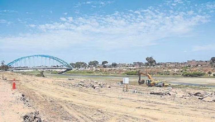 Colegio de Ingenieros advierte que el cauce del río Piura se ha reducido