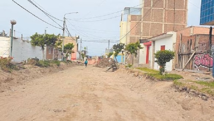 Contrato irregular: Falta firma de un representante en obra que se ejecuta en Puerto Eten