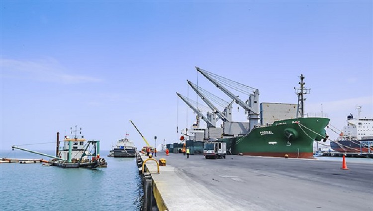 Mayor inversión en carreteras y puertos