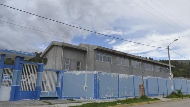 Municipalidad de Huancayo invirtió 3 millones de soles en institución educativa que se cae a pedazos