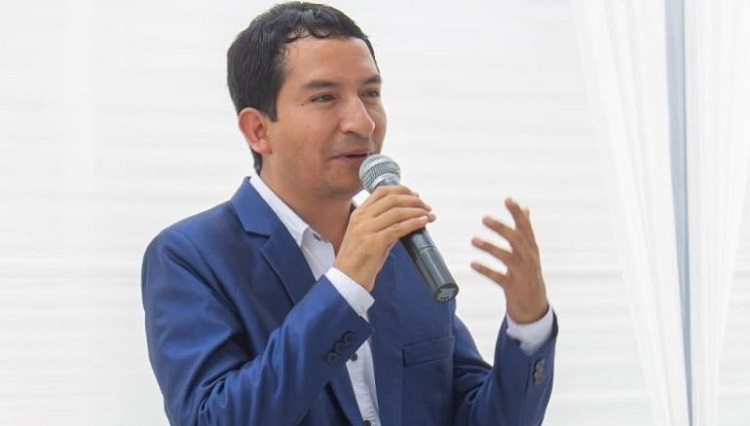 Suspenden por 30 días a Víctor Febre, alcalde de Veintiséis de Octubre