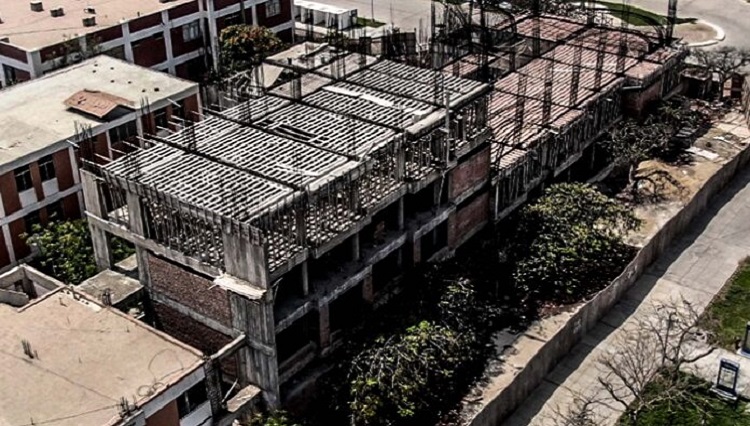 UNT: Demolerán obra abandonada por 10 años en la facultad de Derecho