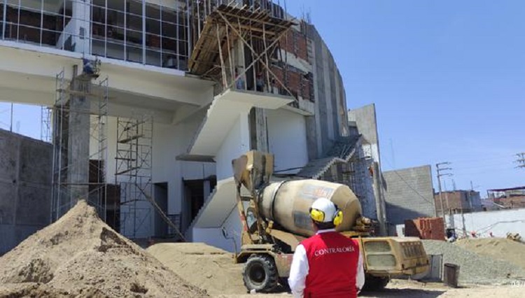 Detectan costos excesivos y pago de partidas no ejecutadas en obra del Teatro Municipal de Chimbote