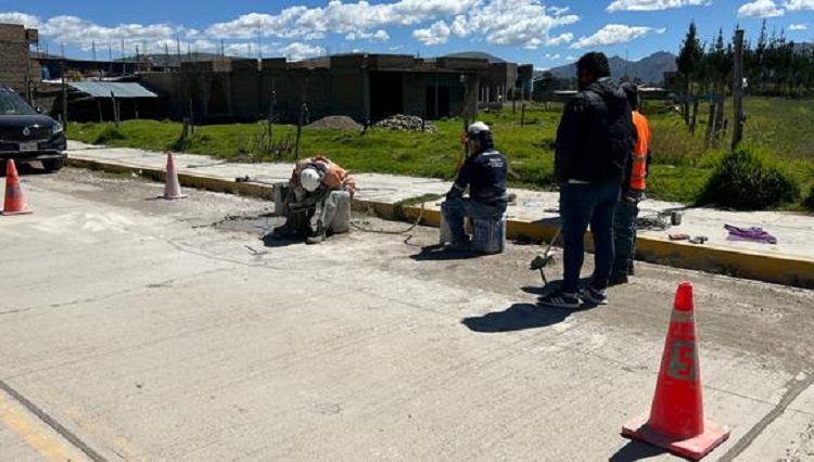 Jauja: cortan concreto de pista nueva para esclarecer presuntas irregularidades