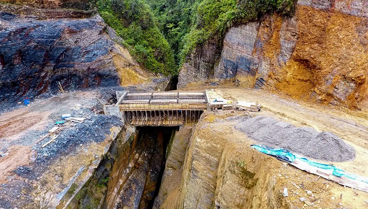 Personal fantasma, residente que labora en otra obra y demás irregularidades en carretera Sina – Yanahuaya