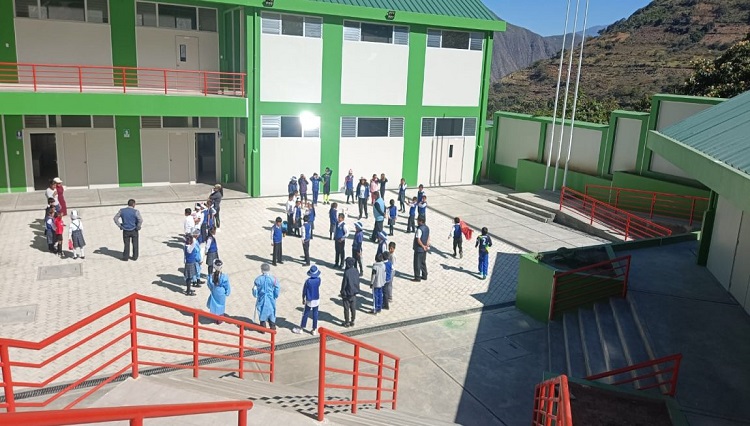 Reconstrucción con Cambios entregó renovada escuela en Huancavelica