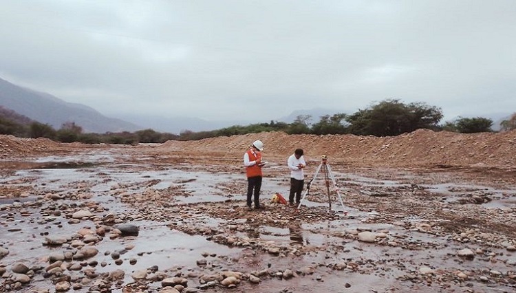 Alertan demoras en la obra de descolmatación del río Piura