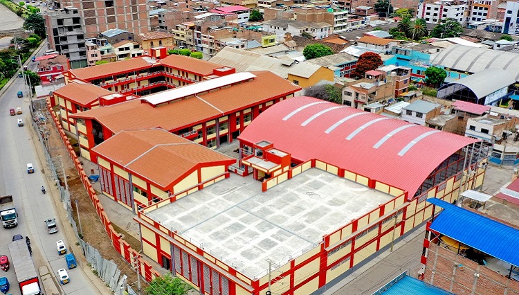 Demoran implementación de los talleres del Colegio Industrial Hermilio Valdizán