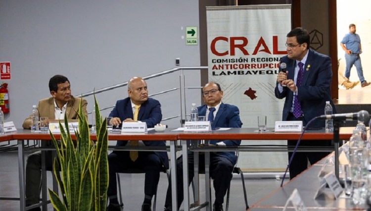 Gobernador expone situación de patrulleros ante la Sexta Sesión Ordinaria de la Comisión Regional Anticorrupción
