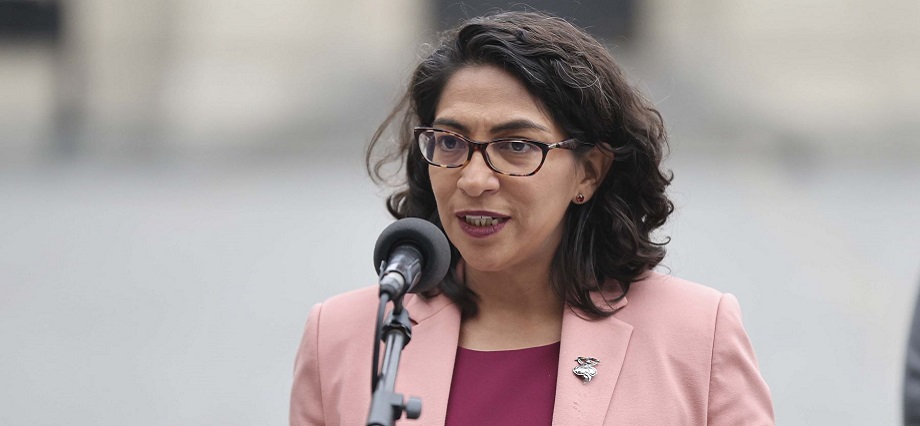 Ministra Urteaga descarta que haya duplicidad de contratos en el sector Cultura